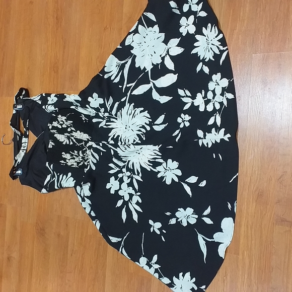 Dress - Picture 5 of 5